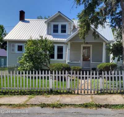 Home For Sale in Cobleskill, New York