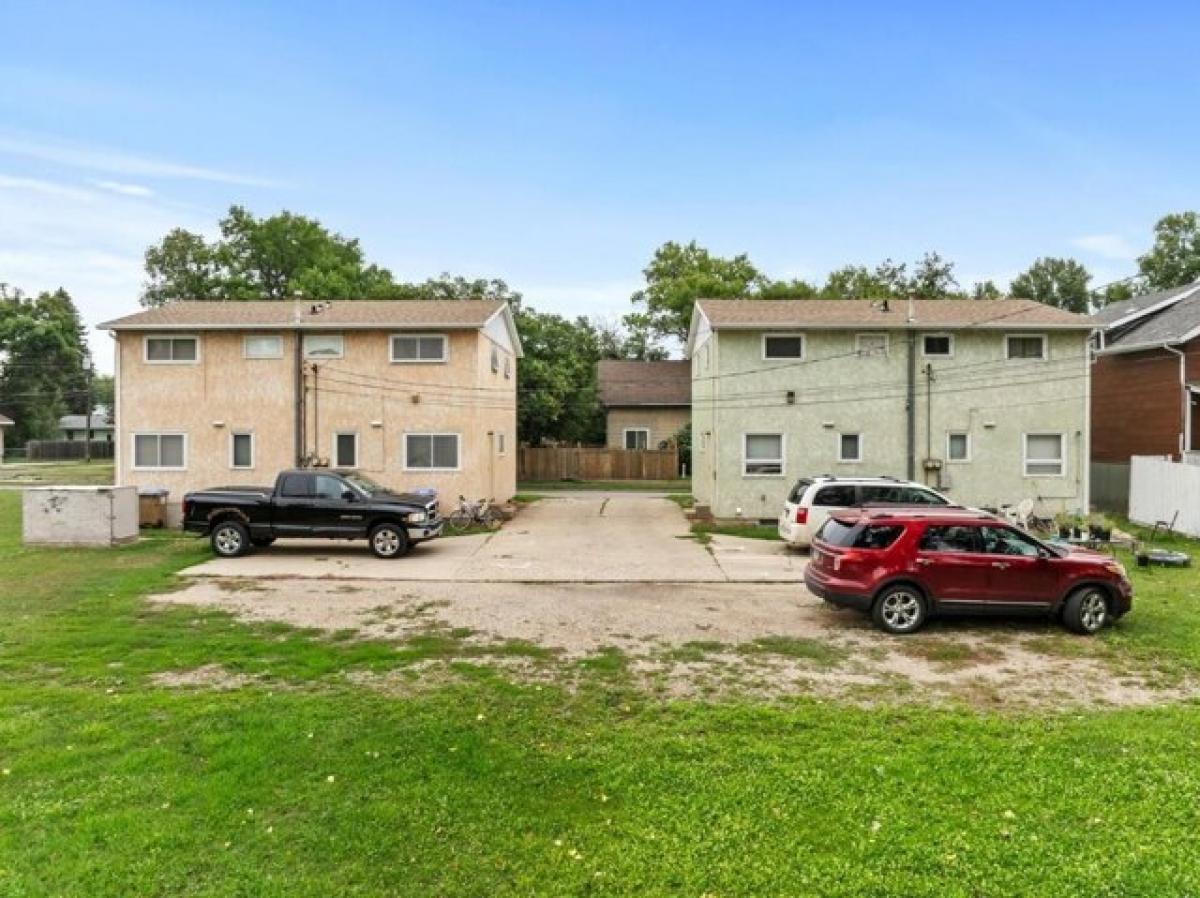 Picture of Home For Sale in Minot, North Dakota, United States