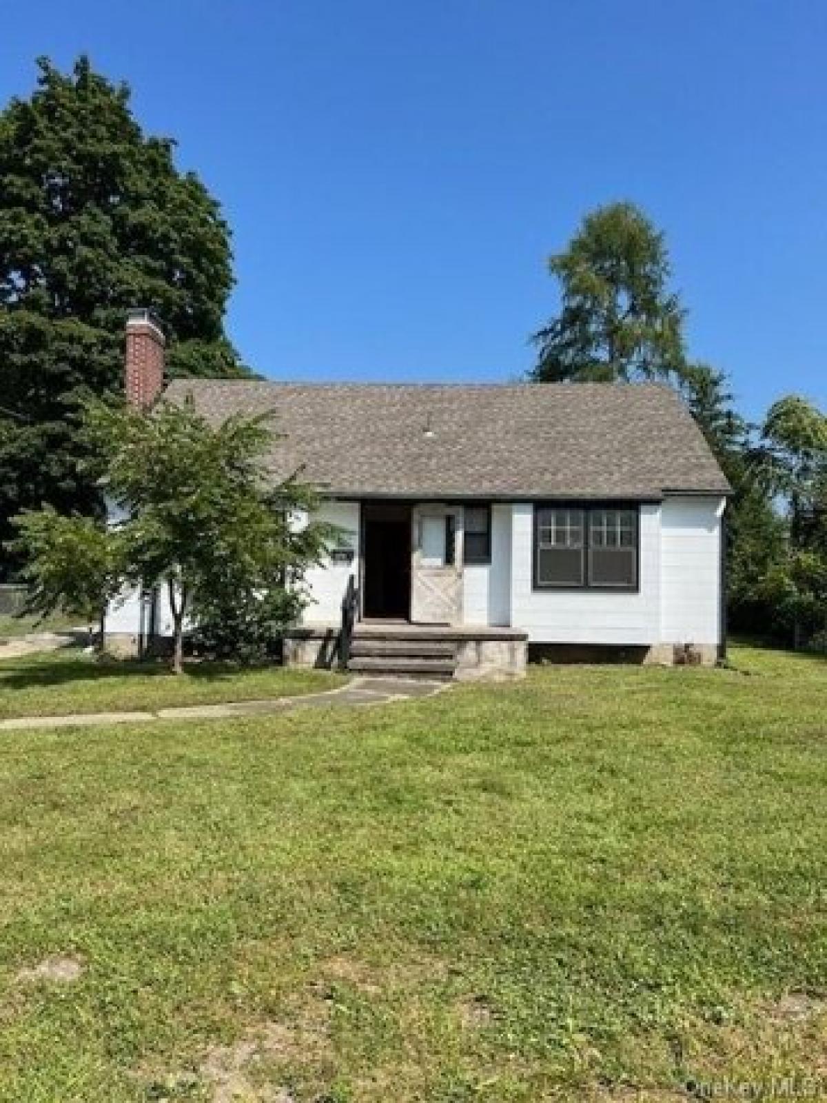 Picture of Home For Sale in Hyde Park, New York, United States