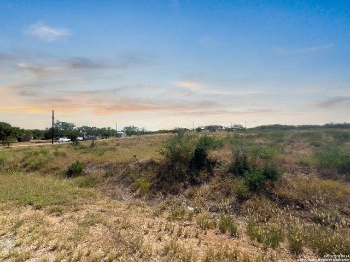 Picture of Residential Land For Sale in Devine, Texas, United States