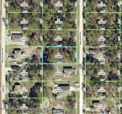 Residential Land For Sale in Weeki Wachee, Florida