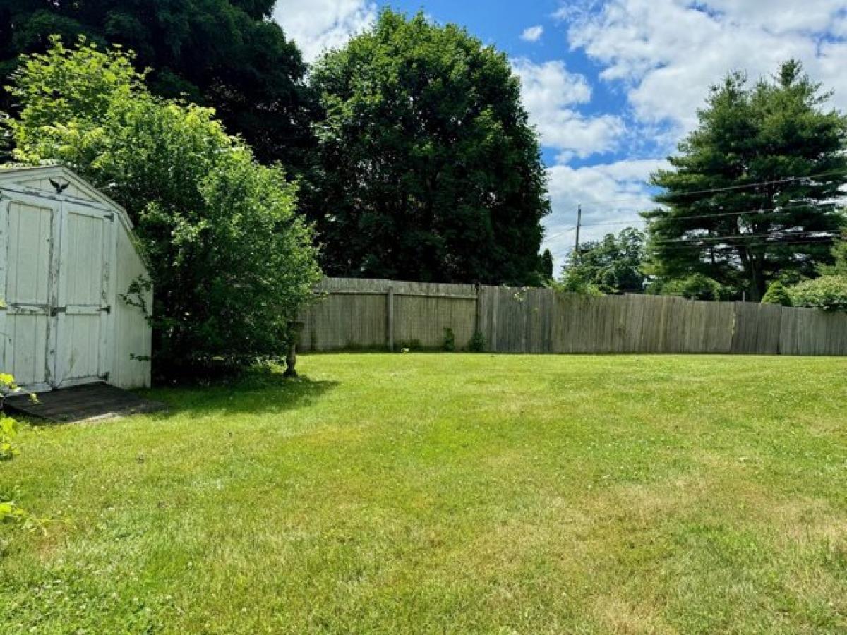 Picture of Home For Sale in Haddam, Connecticut, United States