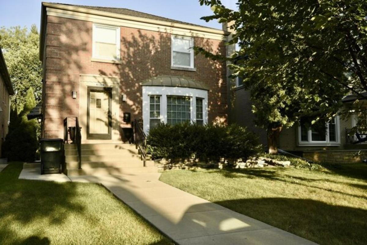 Picture of Home For Rent in Lincolnwood, Illinois, United States