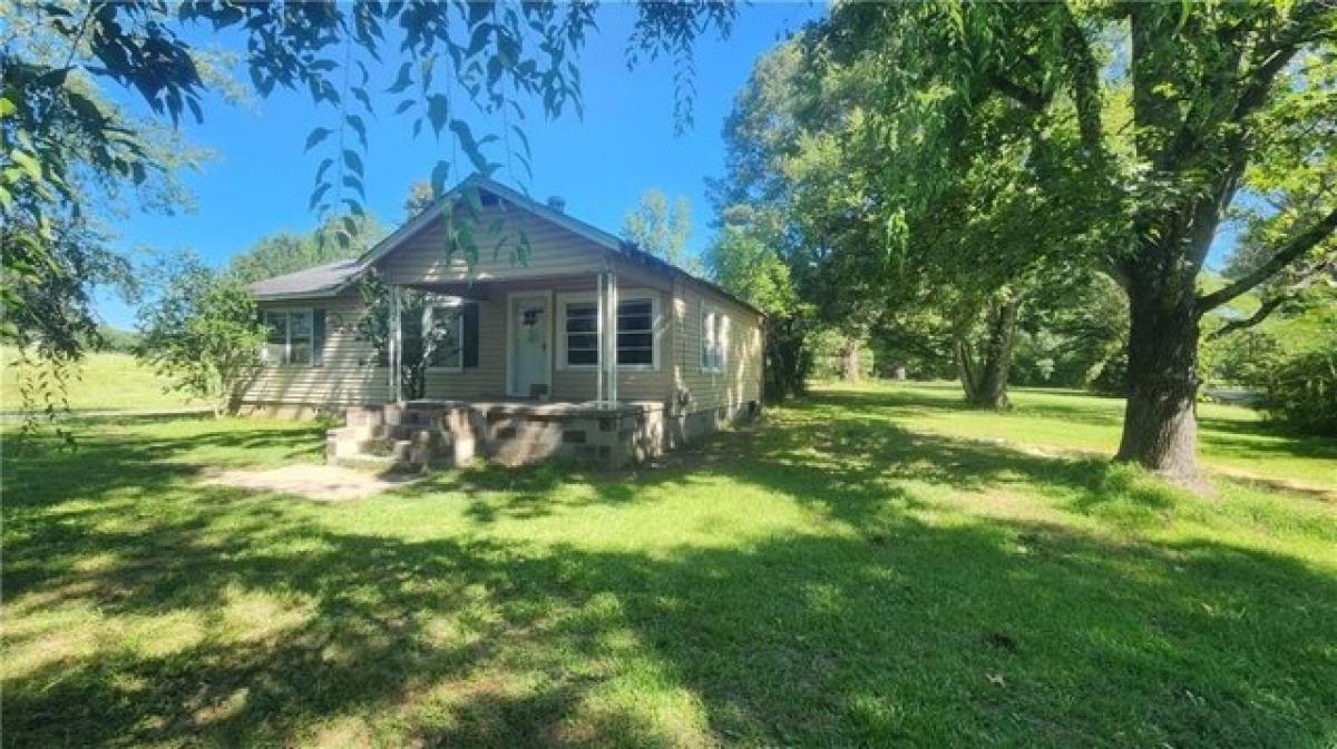 Picture of Home For Sale in Armuchee, Georgia, United States