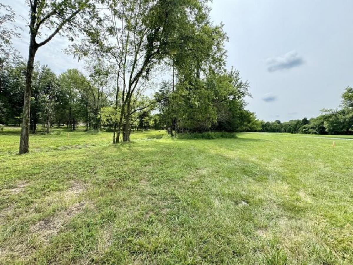 Picture of Residential Land For Sale in Castalian Springs, Tennessee, United States