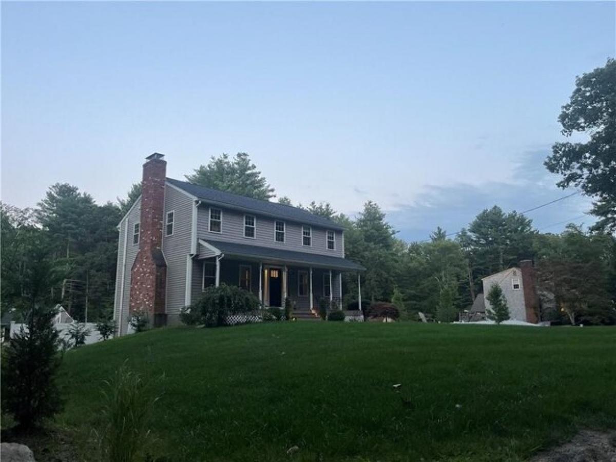 Picture of Home For Sale in North Smithfield, Rhode Island, United States