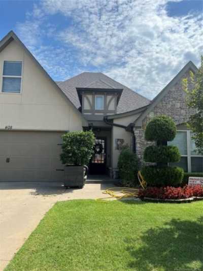 Home For Sale in Jenks, Oklahoma