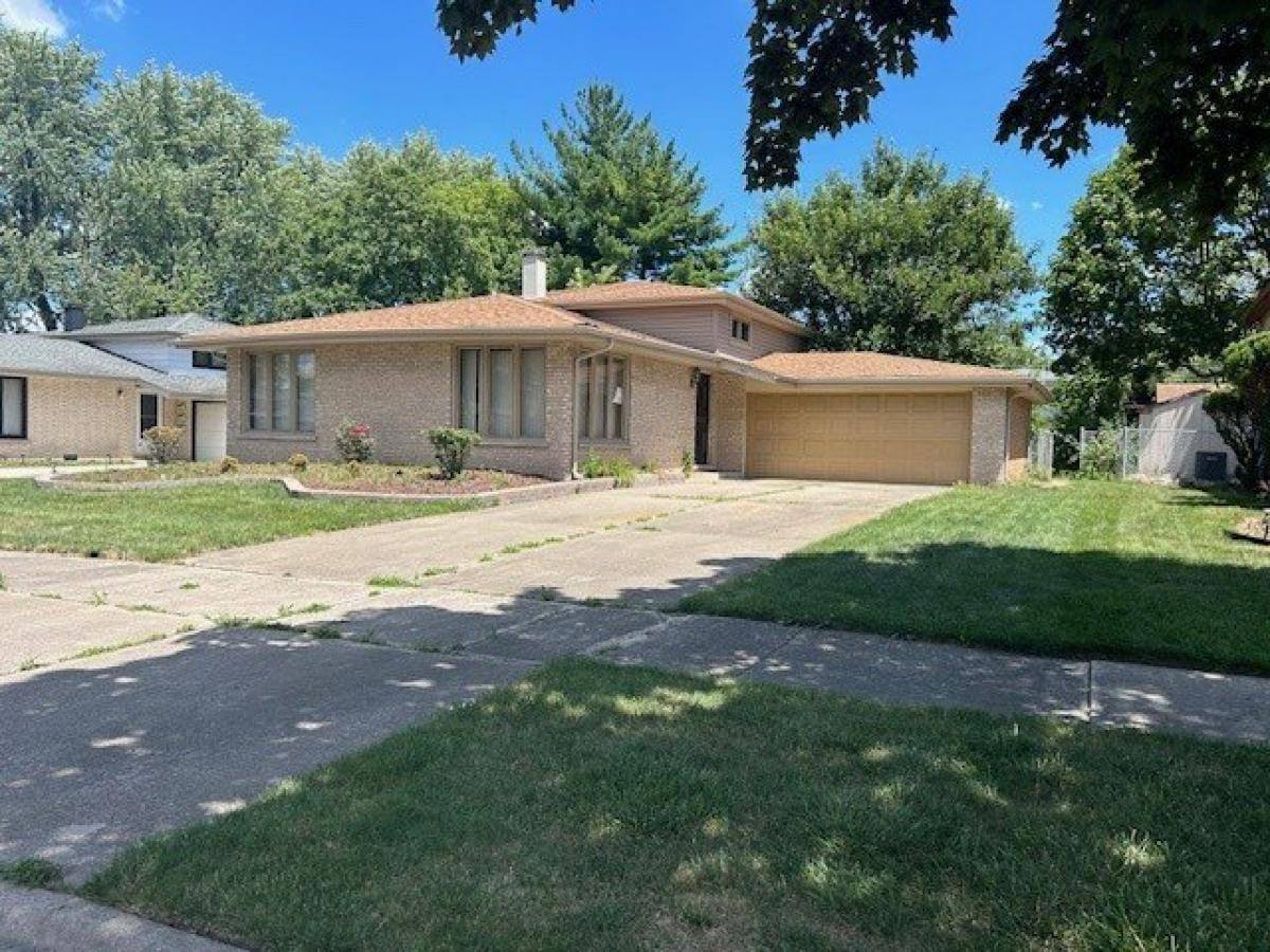 Picture of Home For Sale in South Holland, Illinois, United States