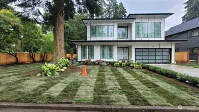 Home For Sale in Bellevue, Washington