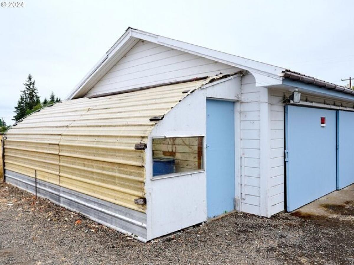 Picture of Home For Sale in Canby, Oregon, United States