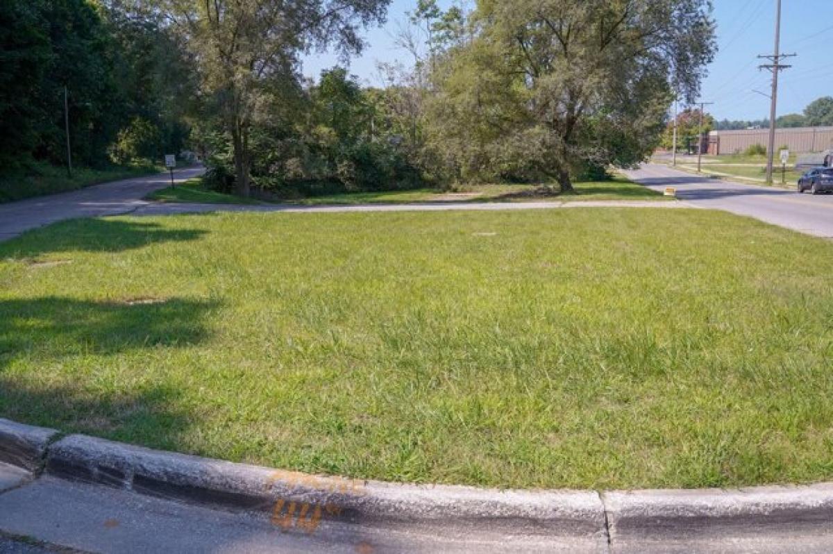 Picture of Residential Land For Sale in Benton Harbor, Michigan, United States