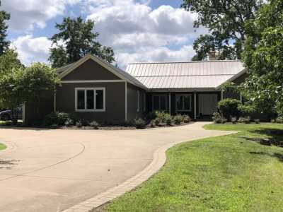 Home For Sale in Mettawa, Illinois