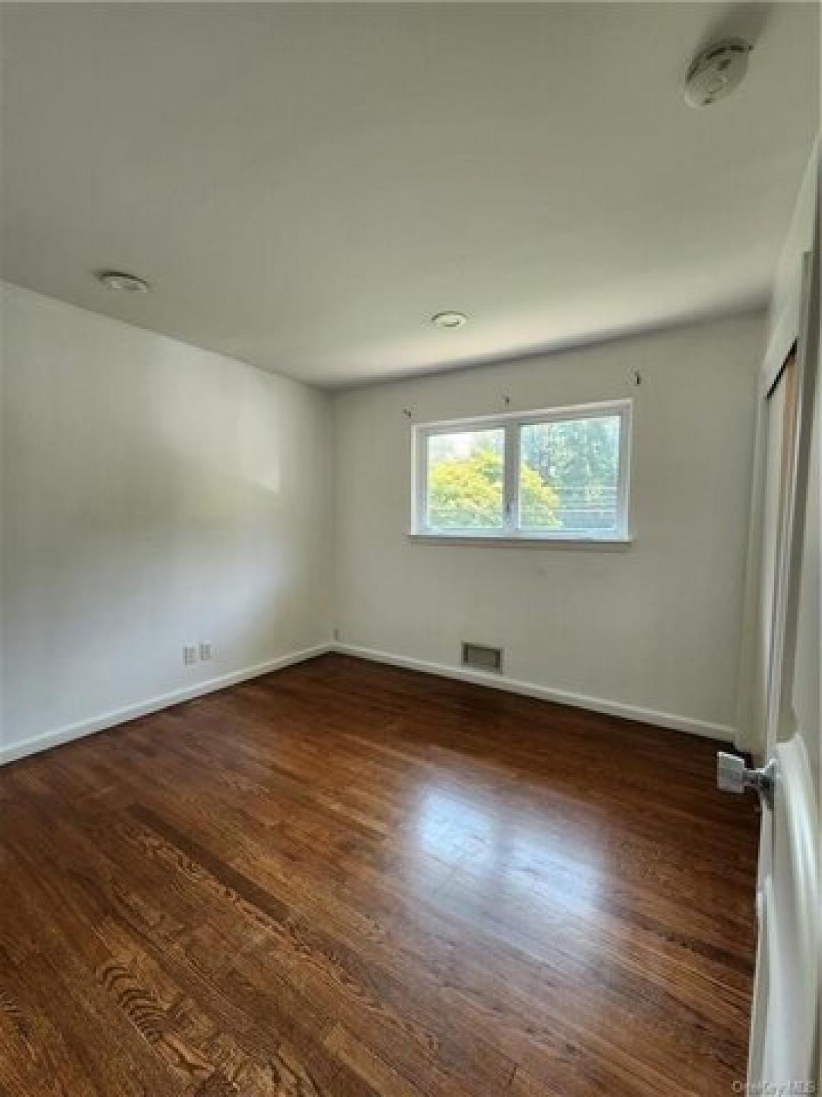 Picture of Home For Rent in West Nyack, New York, United States