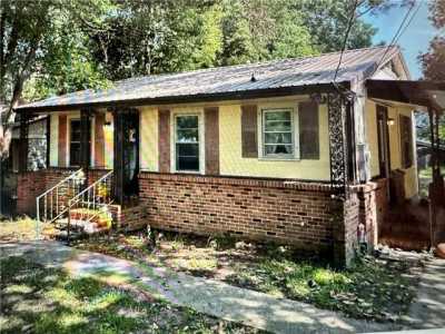 Home For Sale in Chickasaw, Alabama