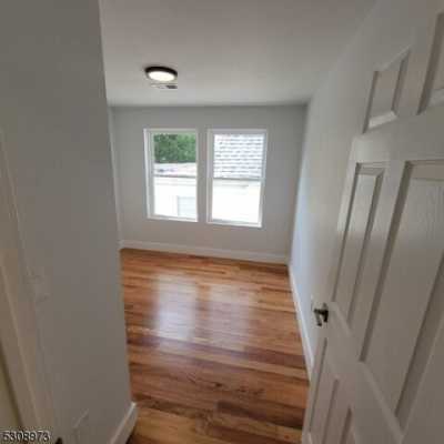 Home For Rent in Newark, New Jersey