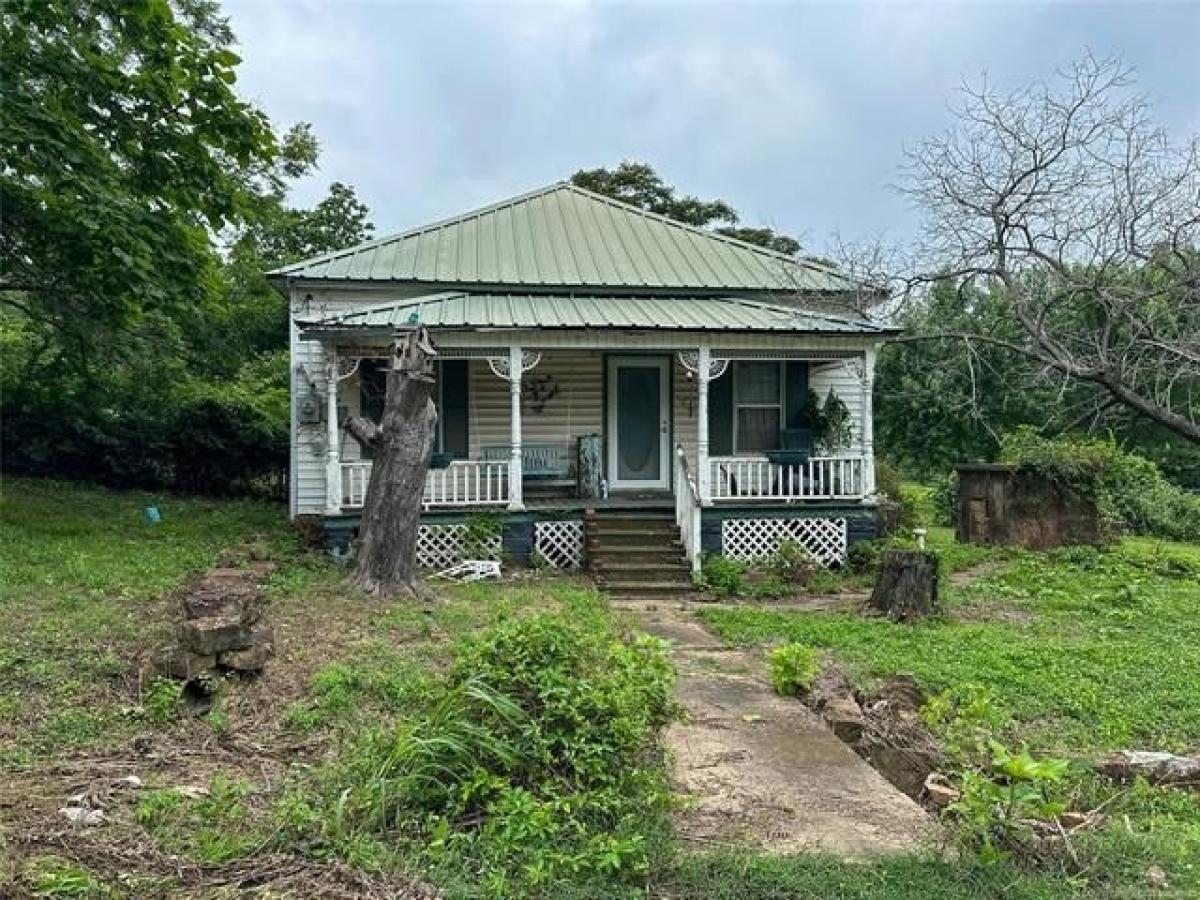 Picture of Home For Sale in McAlester, Oklahoma, United States