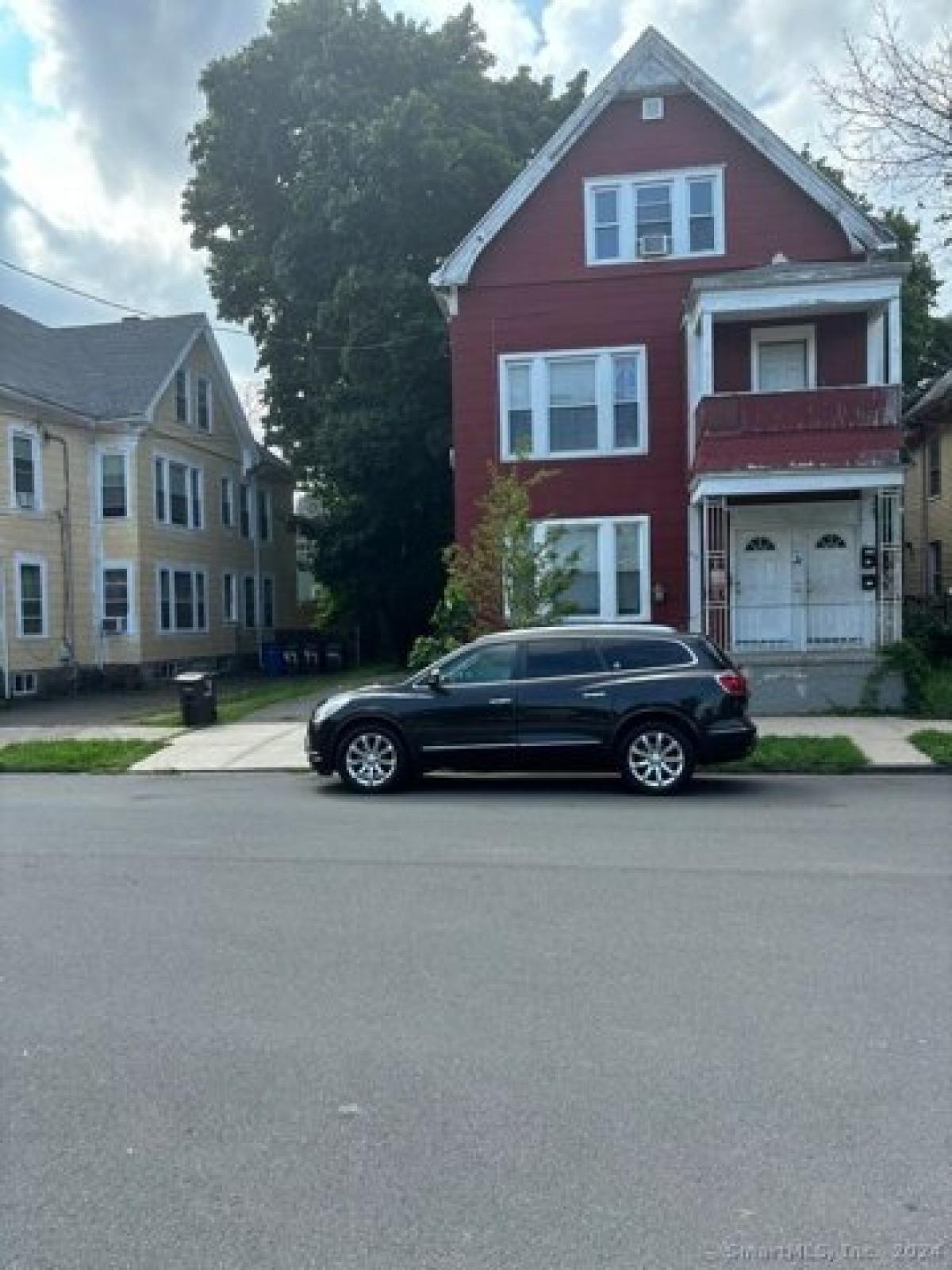 Picture of Home For Sale in New Haven, Connecticut, United States