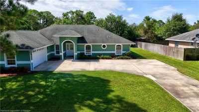 Home For Sale in Lake Placid, Florida