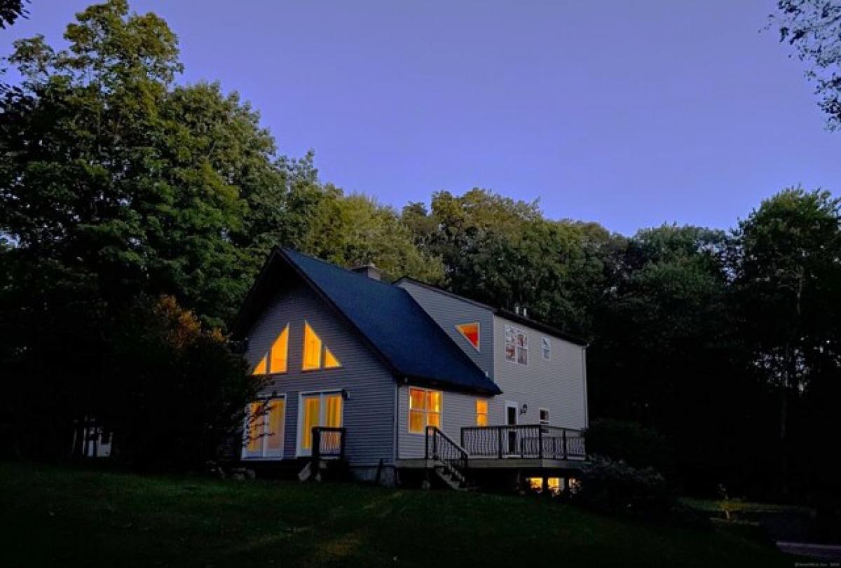 Picture of Home For Sale in Thomaston, Connecticut, United States