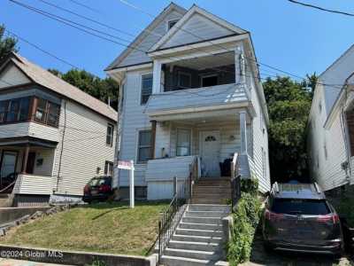 Home For Sale in Schenectady, New York