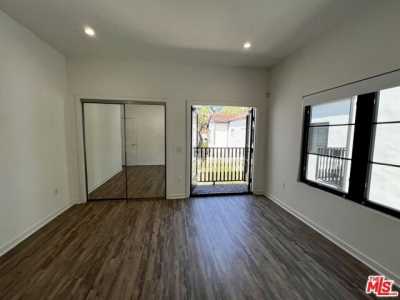 Apartment For Rent in Beverly Hills, California