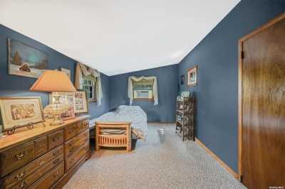 Home For Sale in Wantagh, New York