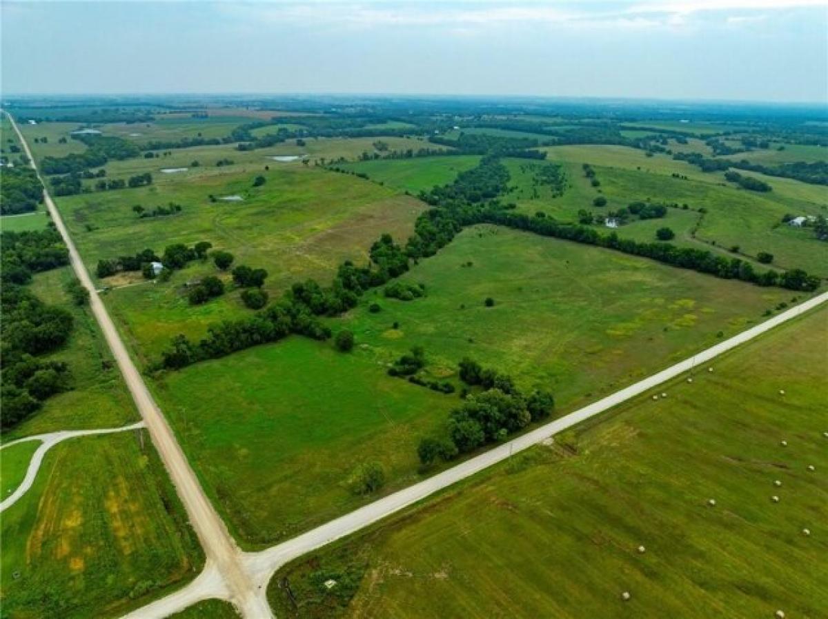 Picture of Residential Land For Sale in Baldwin City, Kansas, United States