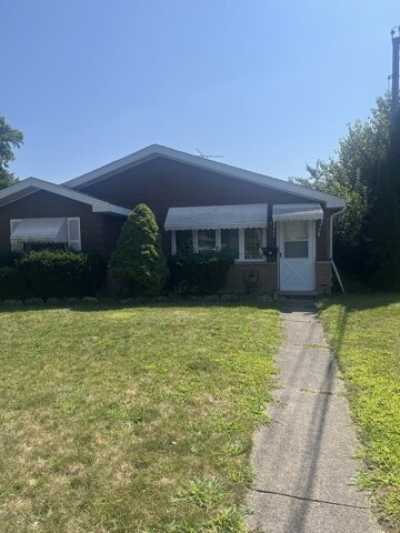 Home For Sale in Calumet City, Illinois