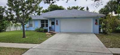 Home For Sale in Lantana, Florida