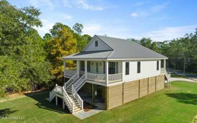 Home For Sale in Pass Christian, Mississippi