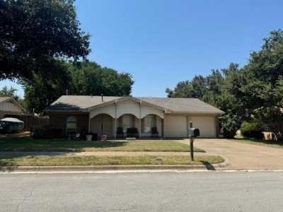 Home For Sale in Hurst, Texas