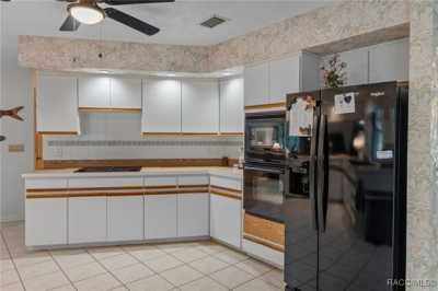 Home For Sale in Crystal River, Florida