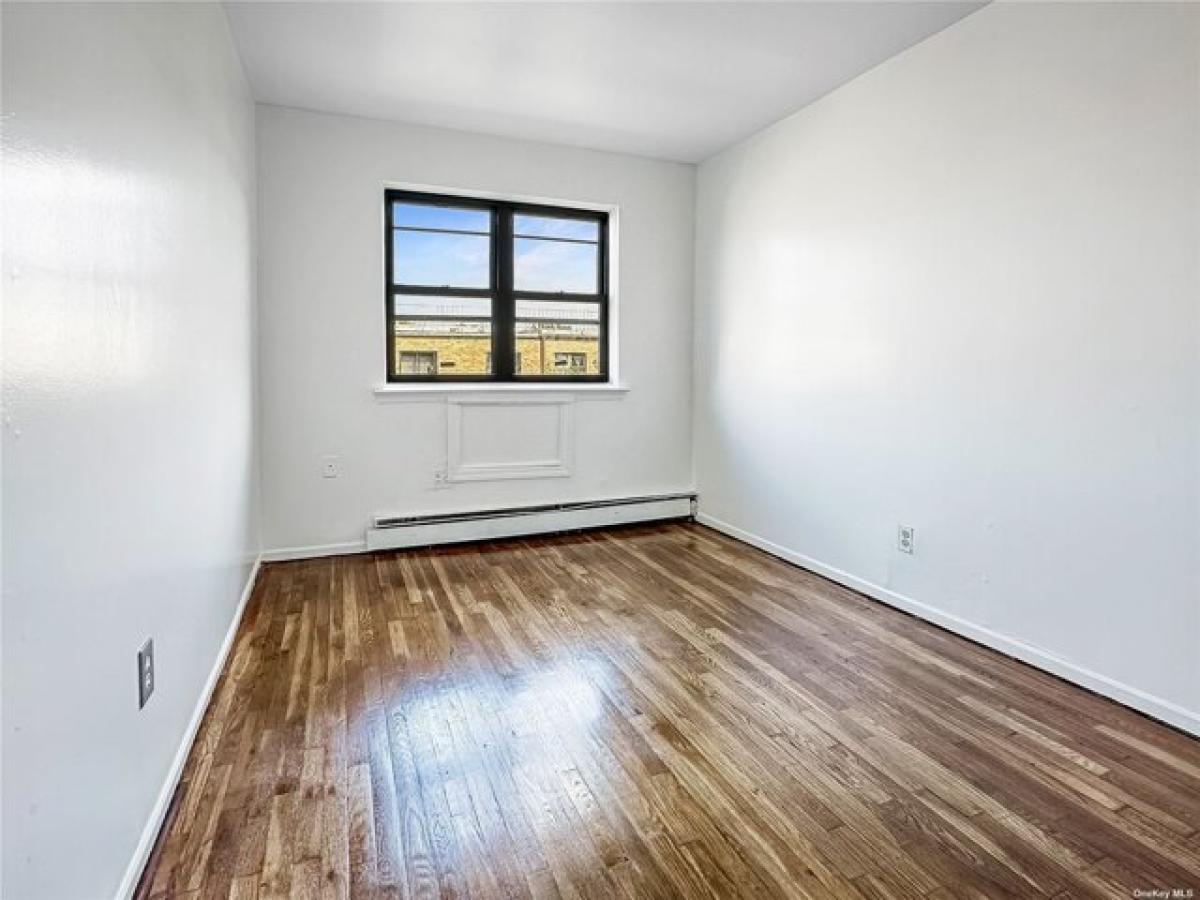 Picture of Home For Rent in East Elmhurst, New York, United States