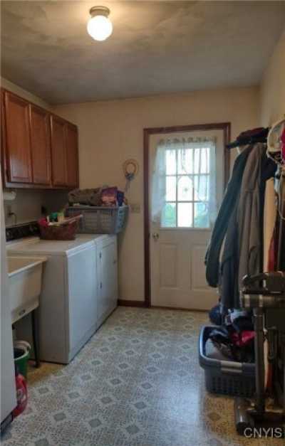 Home For Sale in Whitesboro, New York