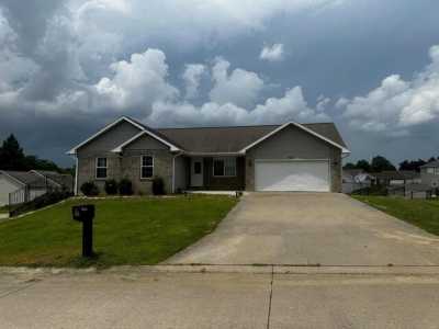 Home For Sale in Jackson, Missouri