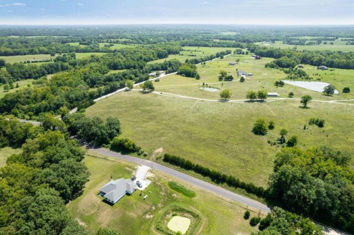 Picture of Residential Land For Sale in Harrisburg, Missouri, United States