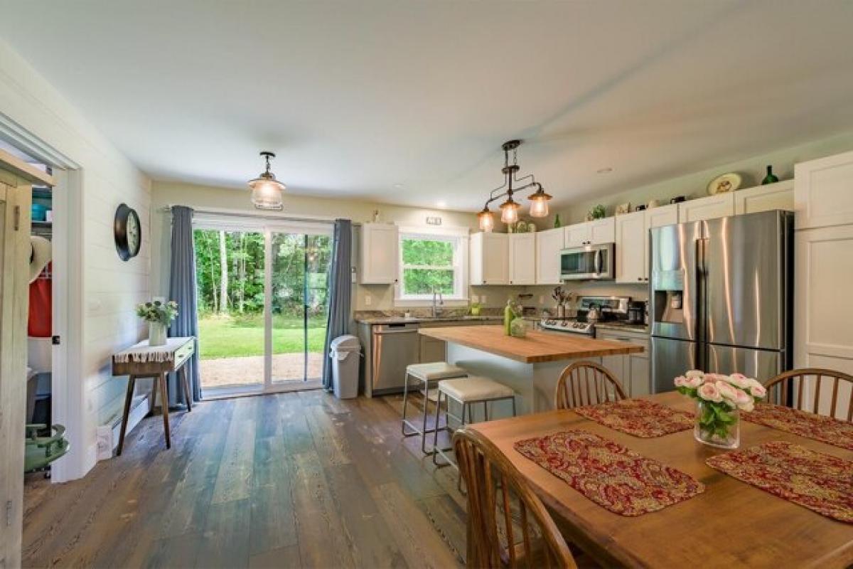 Picture of Home For Sale in Northport, Maine, United States