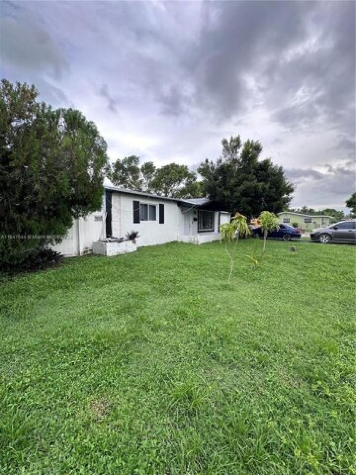 Picture of Home For Sale in Lauderdale Lakes, Florida, United States