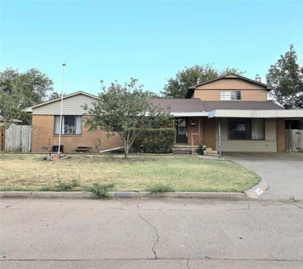 Picture of Home For Sale in Altus, Oklahoma, United States