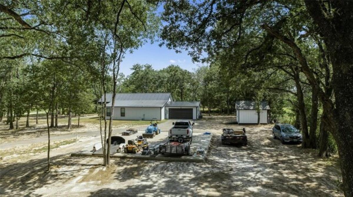 Picture of Home For Sale in Point, Texas, United States