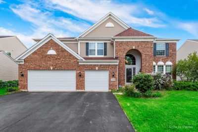 Home For Sale in Carpentersville, Illinois