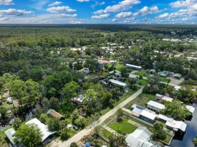 Home For Sale in Suwannee, Florida