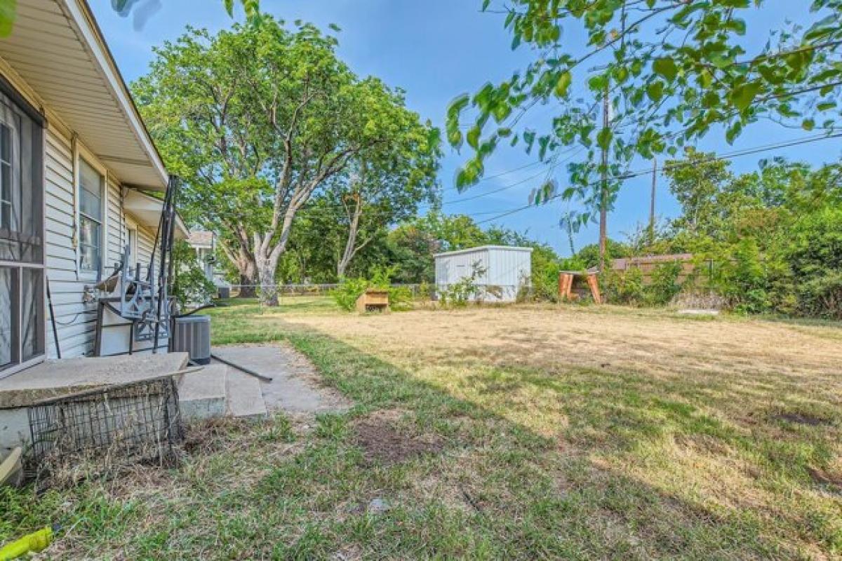 Picture of Home For Sale in Terrell, Texas, United States