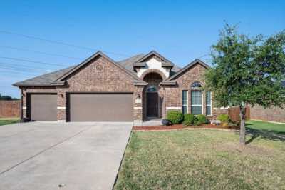 Home For Sale in Kennedale, Texas