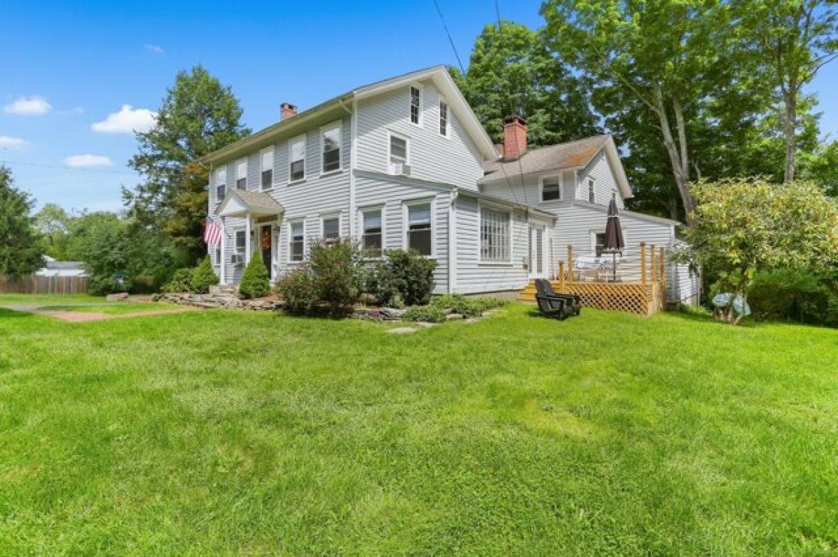 Picture of Home For Sale in Wilton, Connecticut, United States