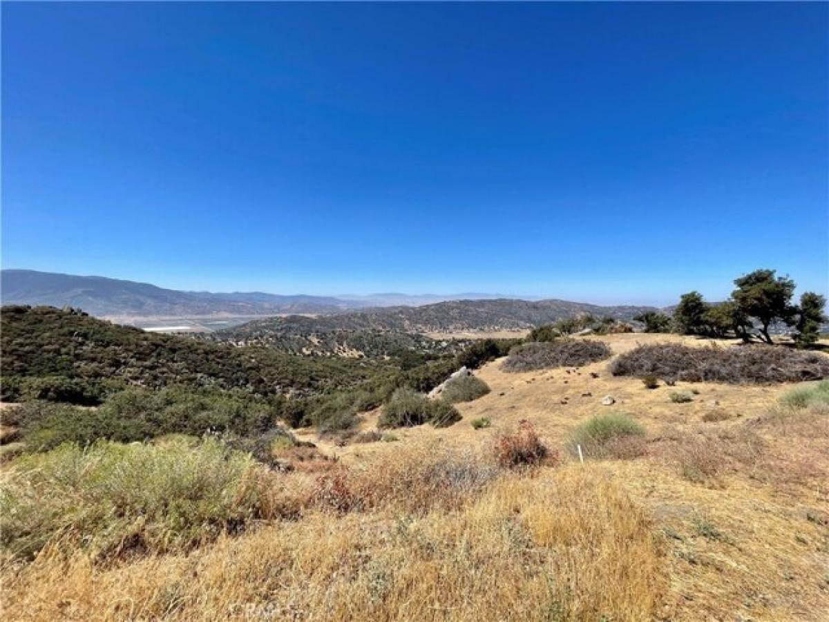 Picture of Residential Land For Sale in Tehachapi, California, United States