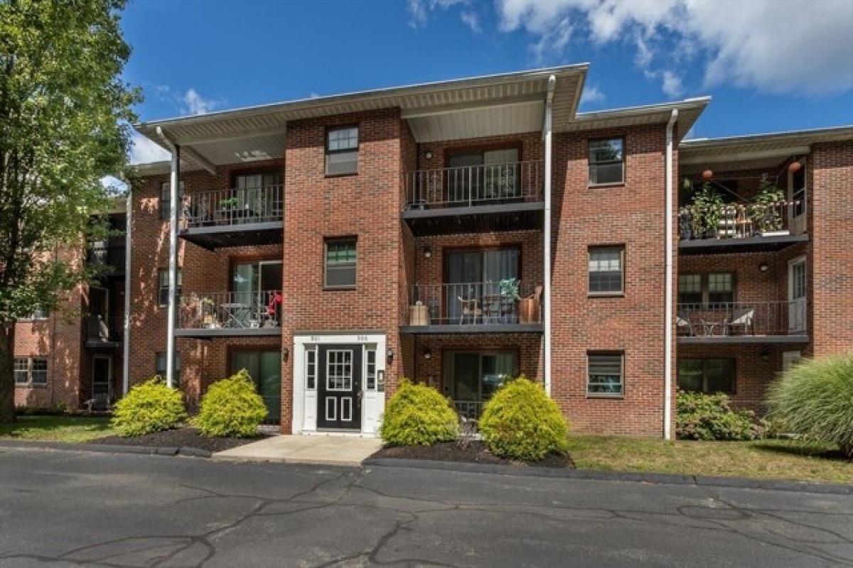 Picture of Home For Sale in Canton, Massachusetts, United States