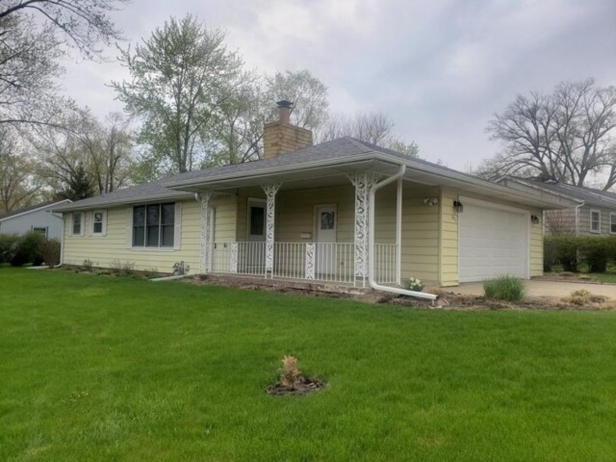 Picture of Home For Rent in Crystal Lake, Illinois, United States