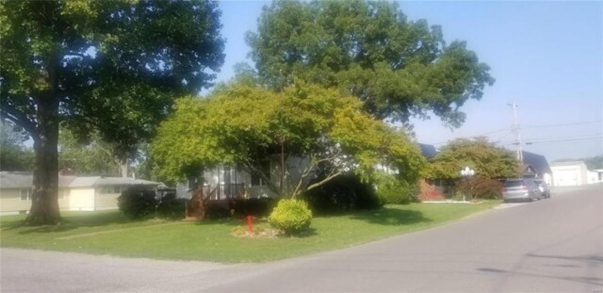 Picture of Home For Sale in Caseyville, Illinois, United States