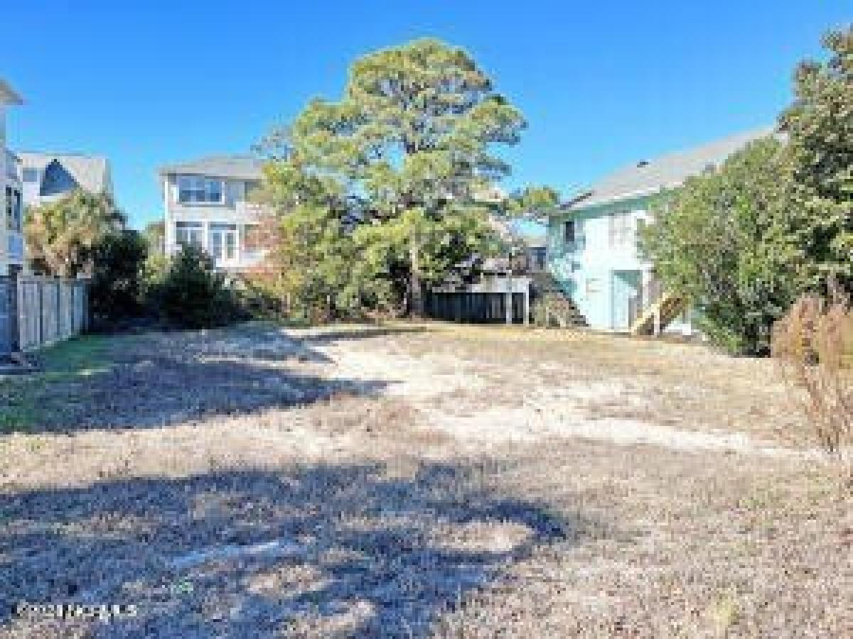 Picture of Residential Land For Sale in Carolina Beach, North Carolina, United States